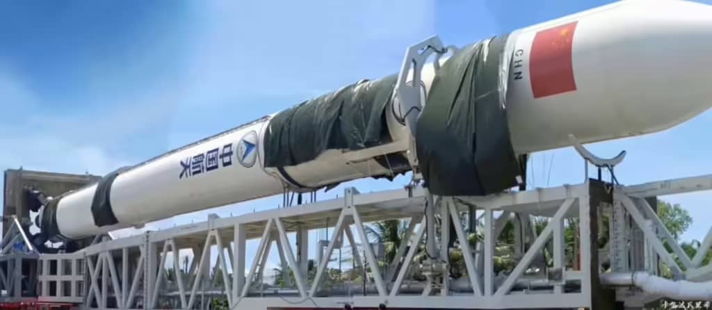 Китай готується до запуску нової ракети «Чанчжен-12»