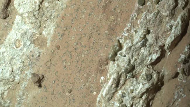 Марсохід NASA Perseverance знаходить можливі ознаки стародавнього життя на Марсі