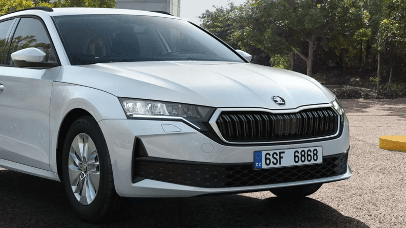 Представлена ​​добре оснащена Skoda Octavia Essence