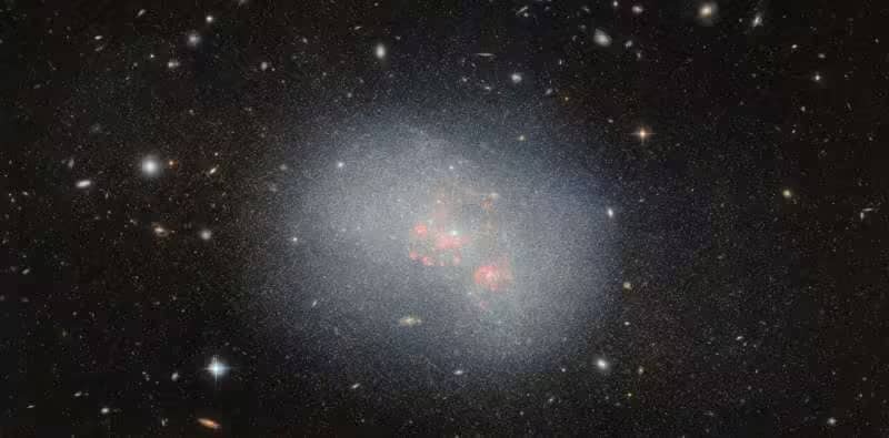 Hubble спостерігає потенційне злиття галактик