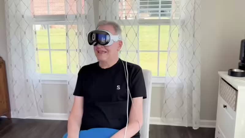Гарнітуру Apple Vision Pro під’єднали до мозку людини за допомогою імпланту Synchron