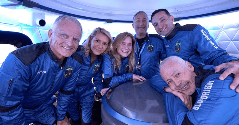 Blue Origin доставила 6 туристів у космос на кораблі New Shepardr