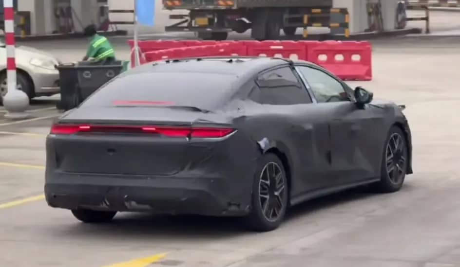 Опубліковано шпигунські фотографії BYD Han L