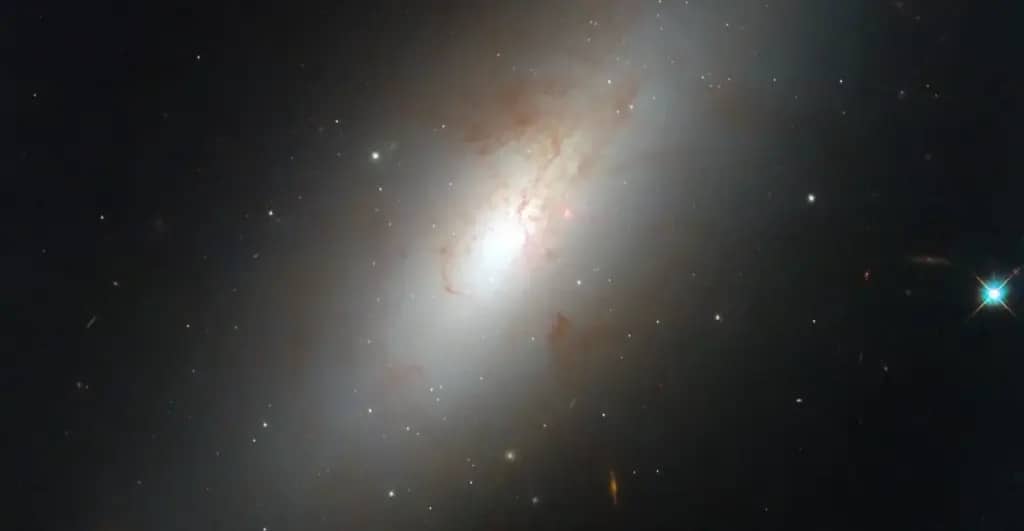 Hubble зафіксував галактику, яка не піддається класифікації