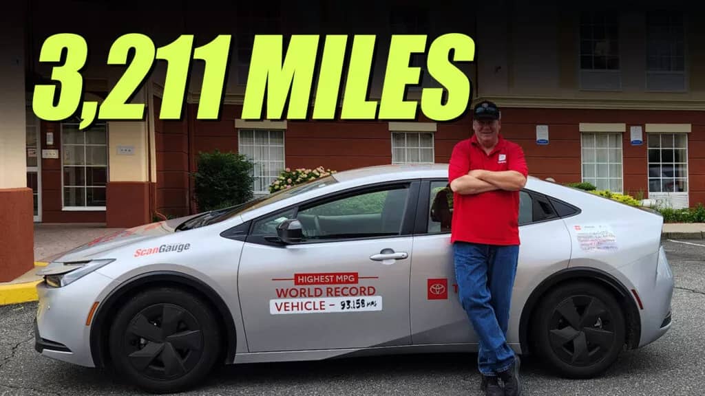 Новий Toyota Prius проїжджає до 1700 км на повному баку з витратою 2,5 л/100 км