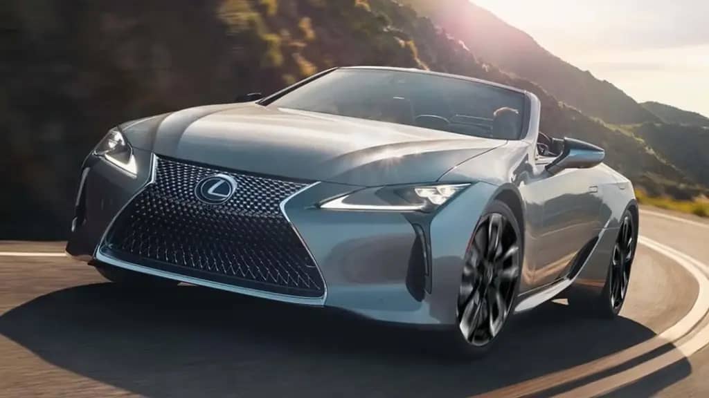 Представлений Lexus LC500 2025