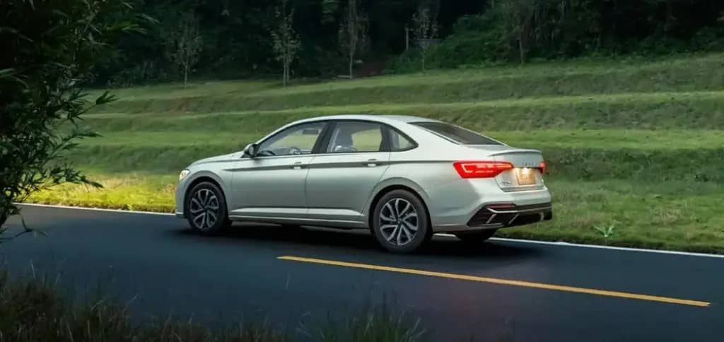 Представлений седан Jetta VA7