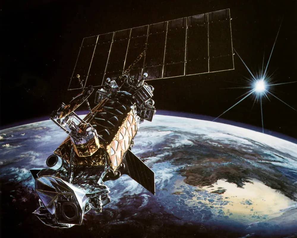 Військовий метеорологічний супутник DMSP зламався на орбіті