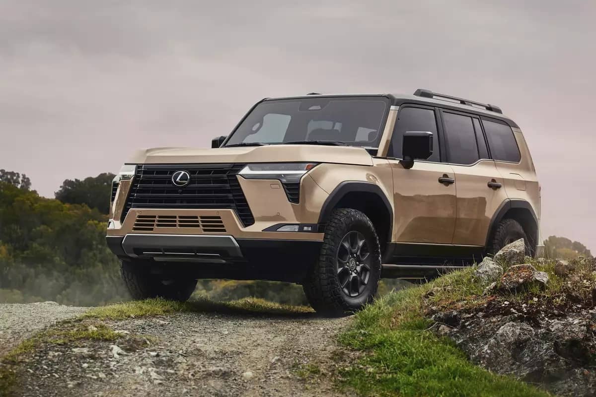 Lexus готує потужний позашляховик Lexus GX 550h