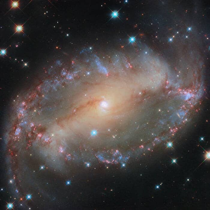 Hubble отримав зображення галактики, що нагадує величезне око
