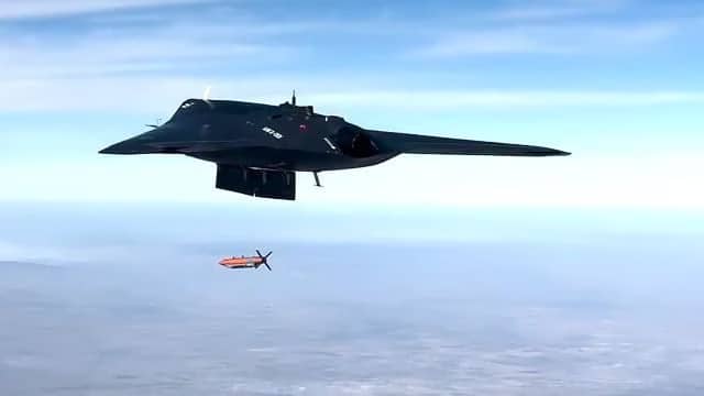 Турецький стелс-безпілотник Anka-3 вперше запустив глісадну бомбу