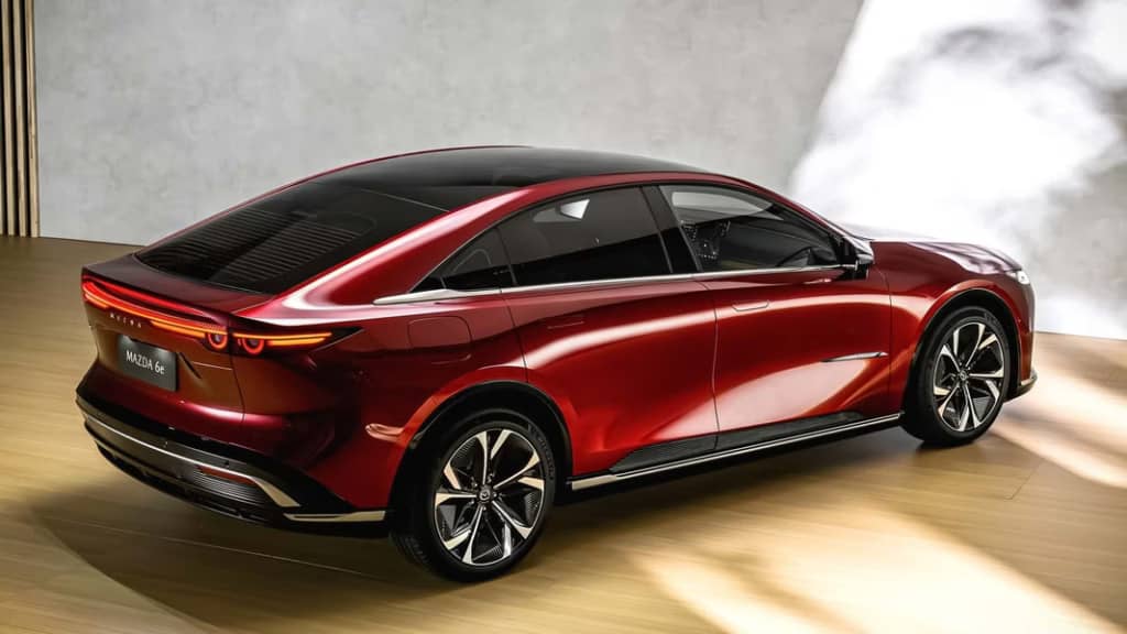 Абсолютно нова «шістка» Mazda представлена в Європі