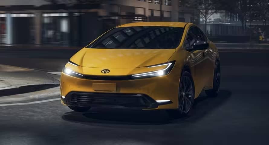 Представлений доопрацьований Toyota Prius 2025
