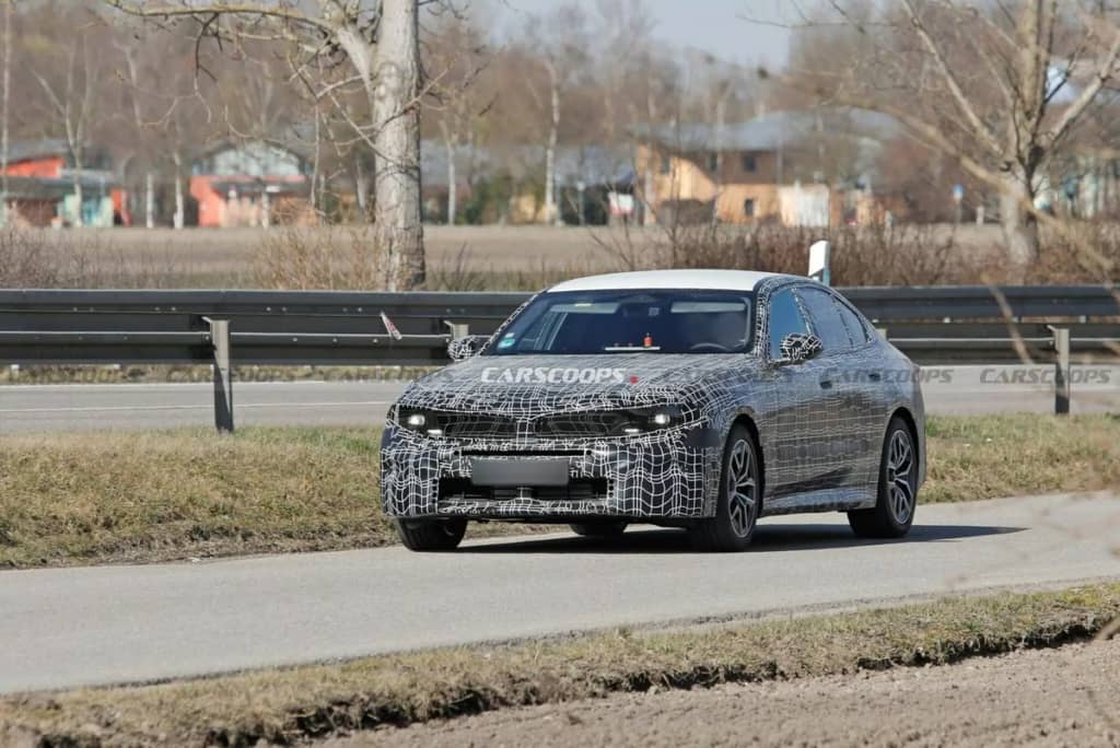 Нову BMW 5-ї серії показали наживо