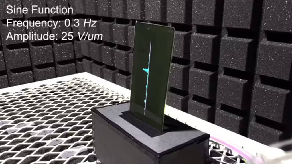 Створено перший гнучкий OLED-екран без динаміків