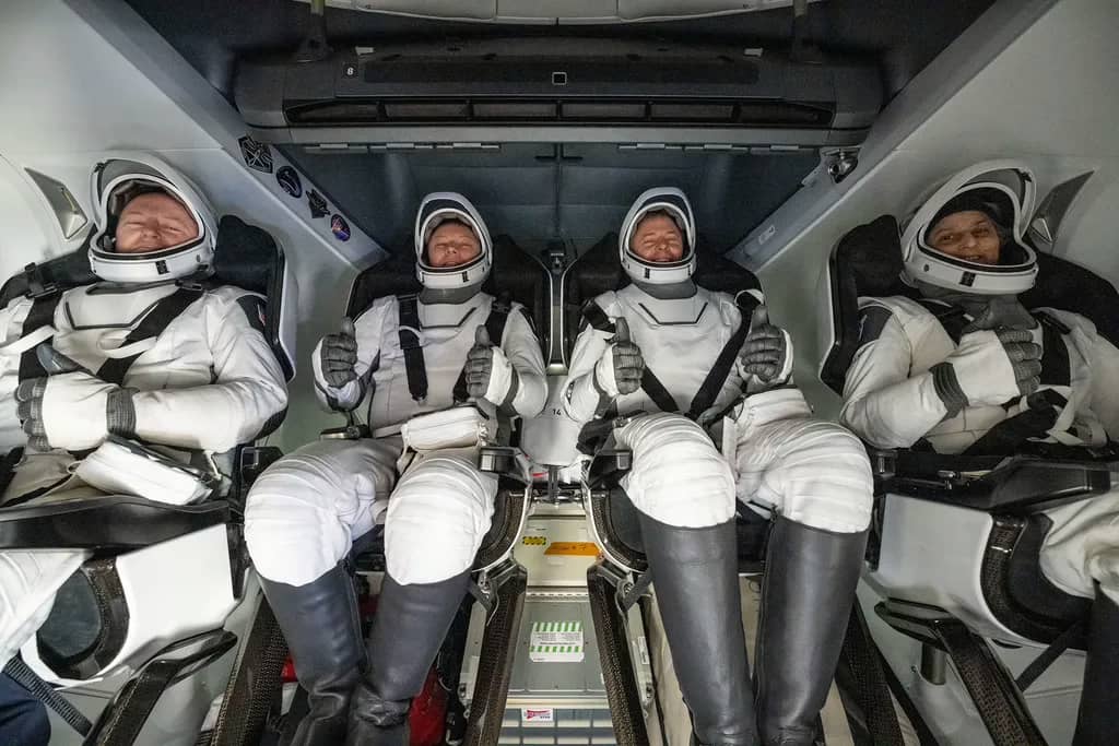 SpaceX відкладає запуск приватного екіпажу Ax-4
