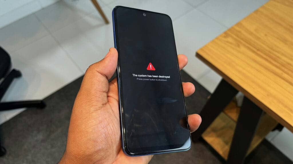 Xiaomi призупиняє оновлення HyperOS через помилку чорного екрана