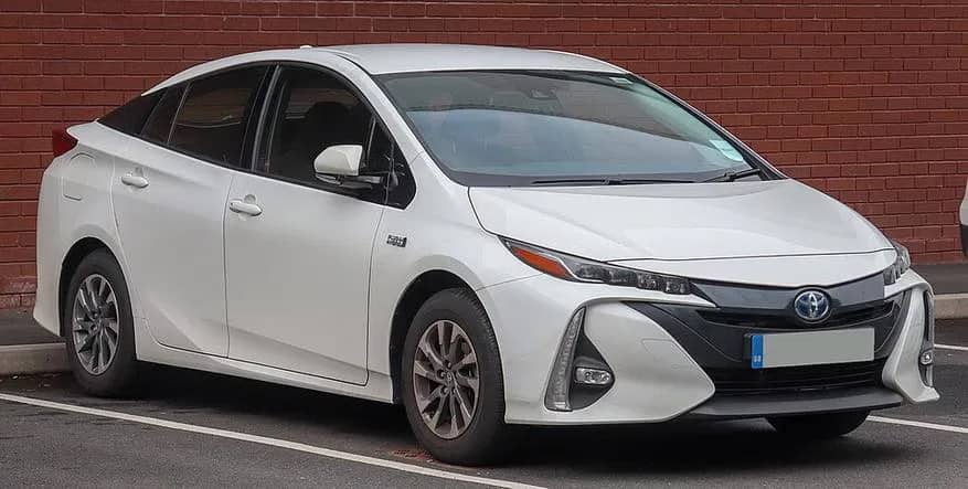Toyota запускає електромобіль на твердотільних акумуляторах