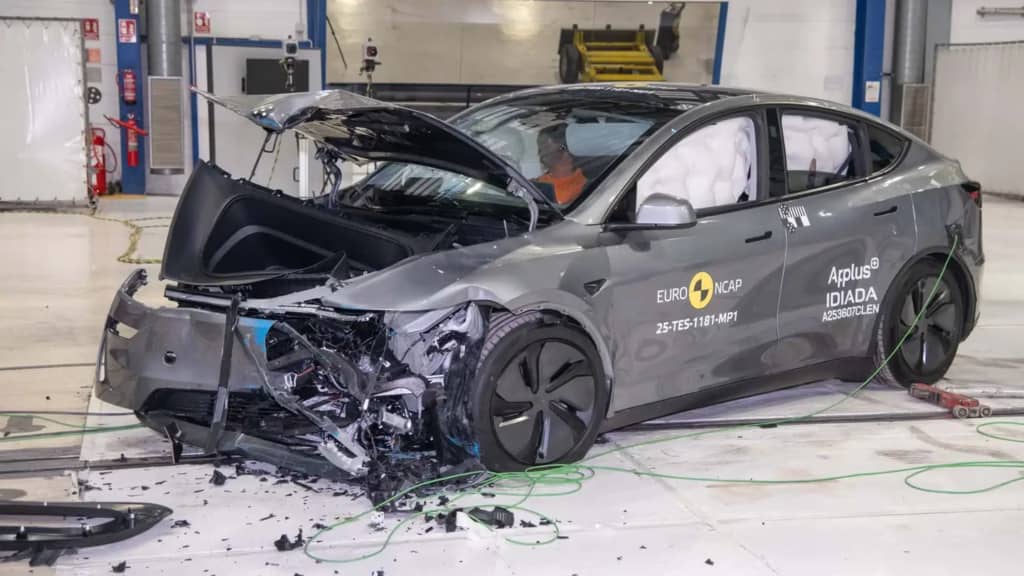 Електромобілі виявилися безпечнішими за автомобілі з ДВЗ