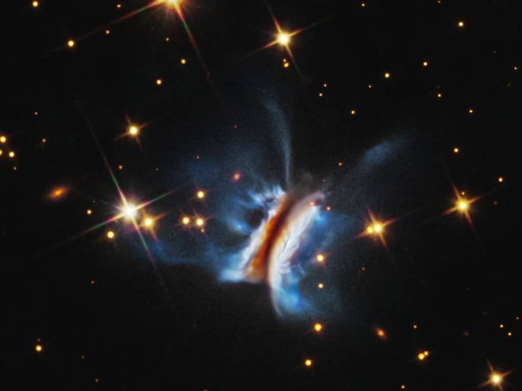 Hubble розкрив протопланетний диск розміром у 40 разів більше Сонячної системи