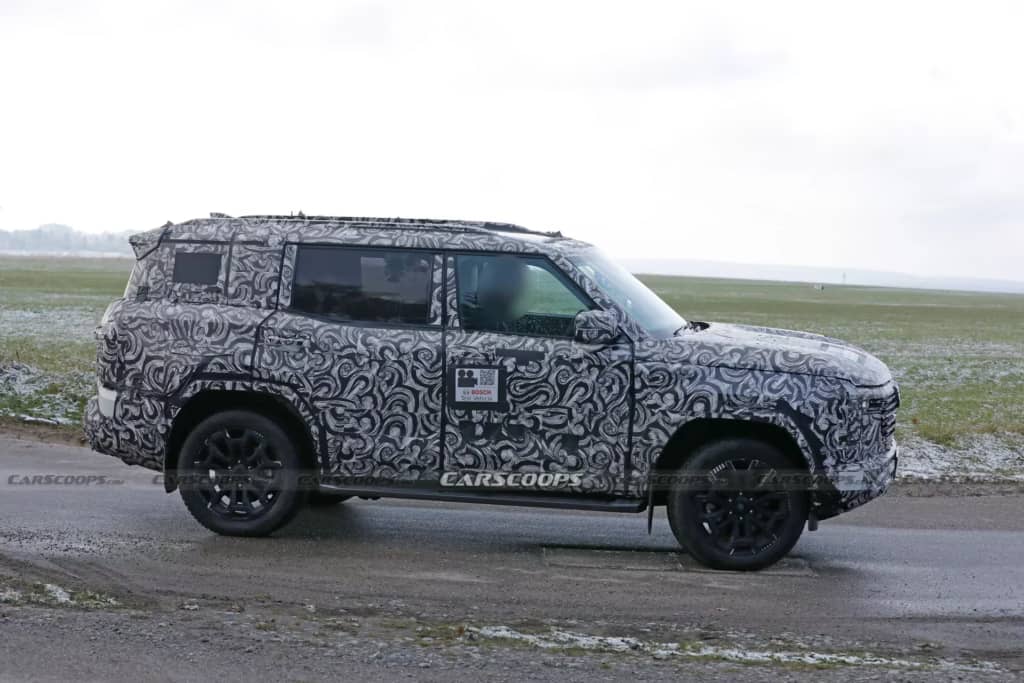 Прототип нового Mitsubishi Pajero вперше помічено на дорогах