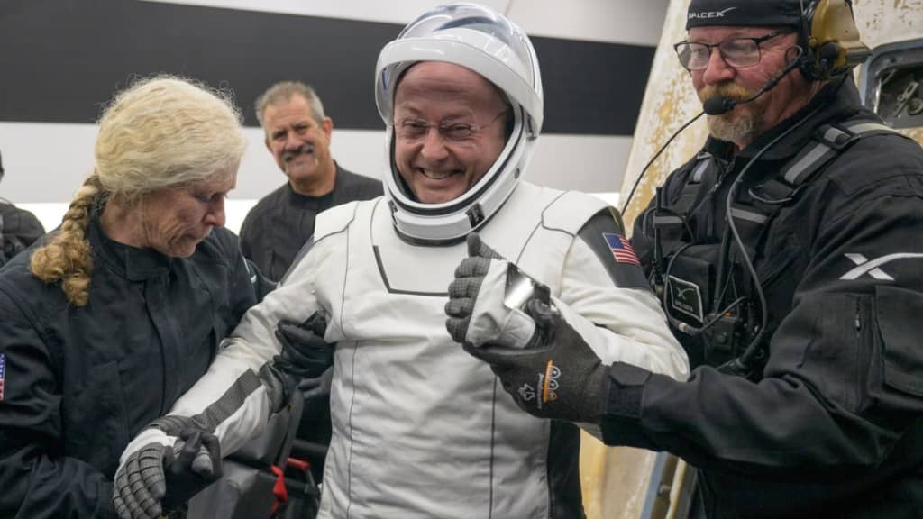 Перша медична евакуація NASA: з’явилися нові подробиці