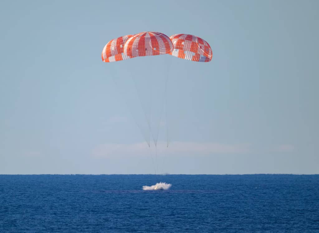 Екіпаж Artemis II здійснив посадку корабля Orion у Тихому океані