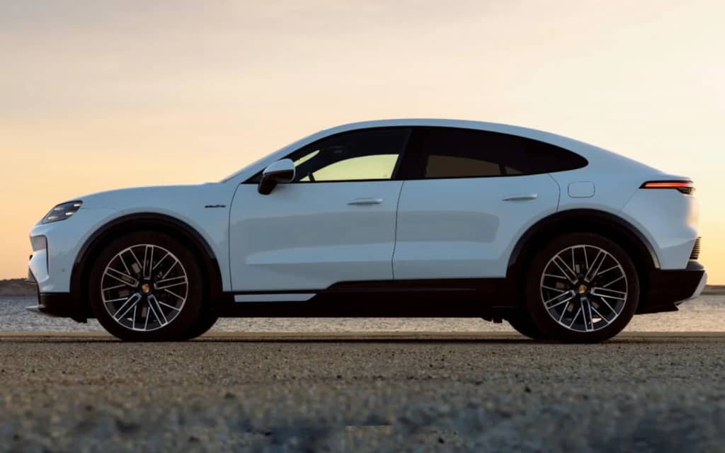 Porsche анонсує новий електромобіль
