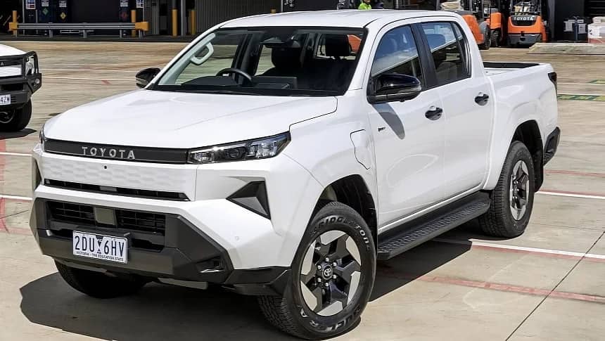 Toyota розпочала продаж електричної версії пікапа HiLux