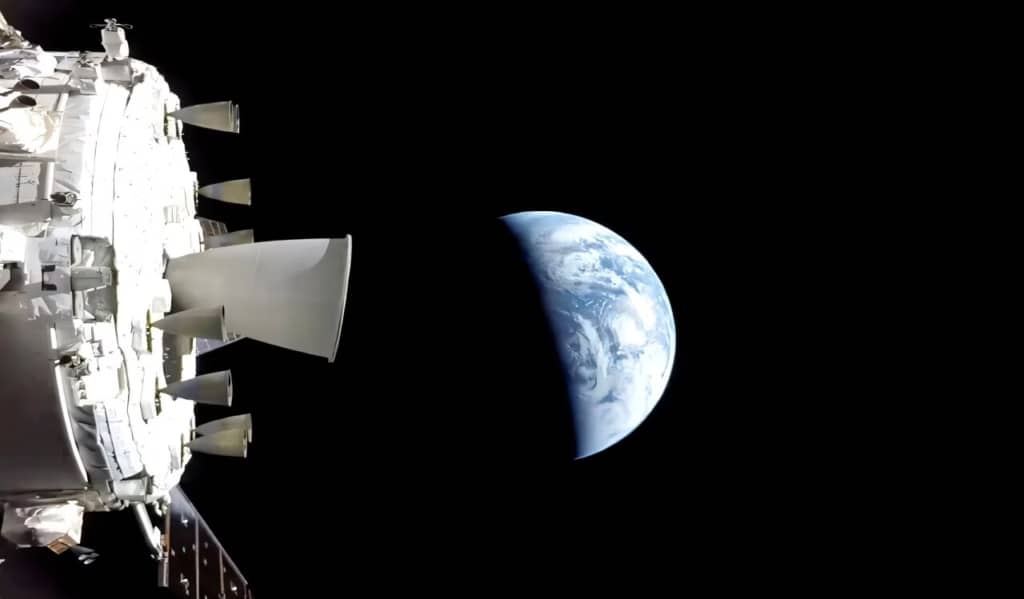 Місія Artemis II викликала хвилю конспірологічних теорій