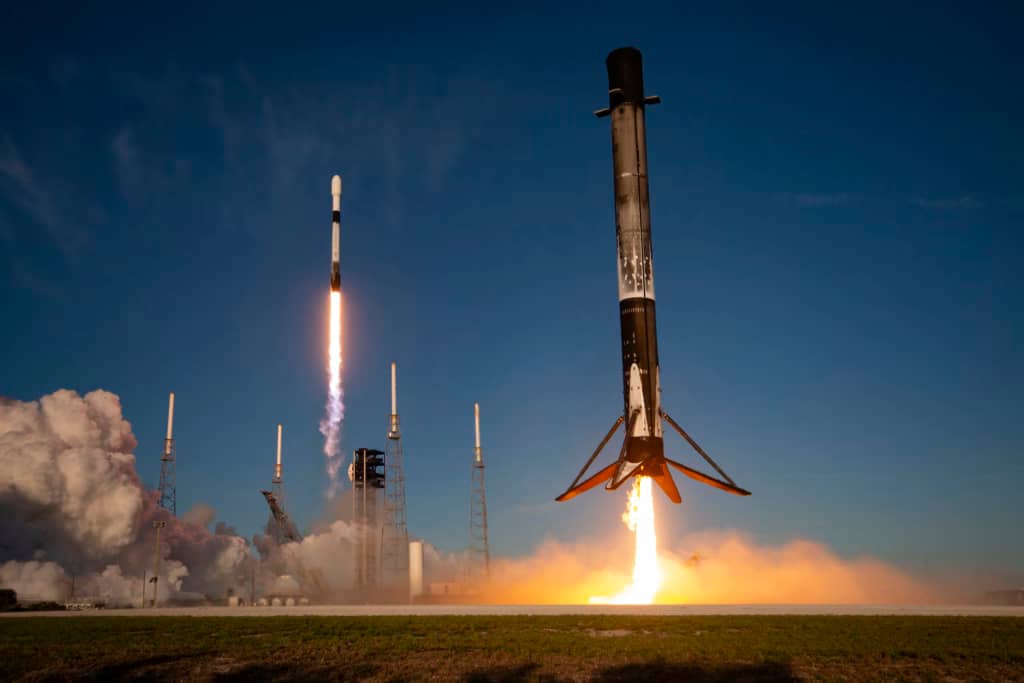 SpaceX відправила корабель на МКС і наростила Starlink до 10225 апаратів