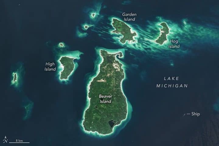 NASA показало унікальний куточок озера Мічиган