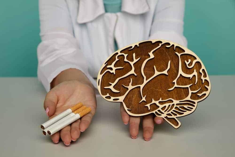 Відмова від куріння може знизити ризик деменції