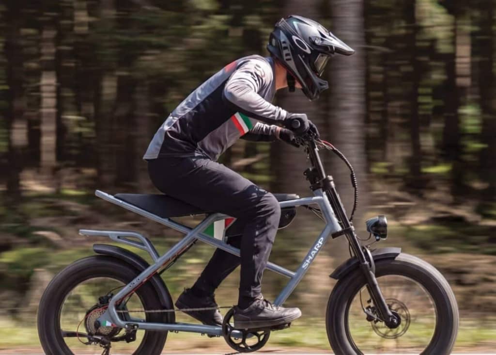 Sharp представила Moto Bike у стилі мопеда