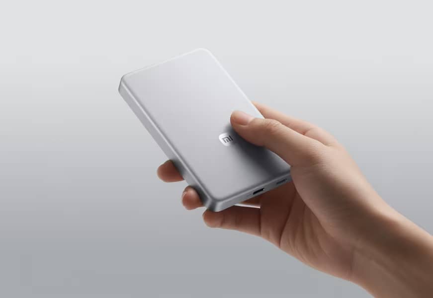 Xiaomi представила новий магнітний акумулятор, з яким пустять у літак