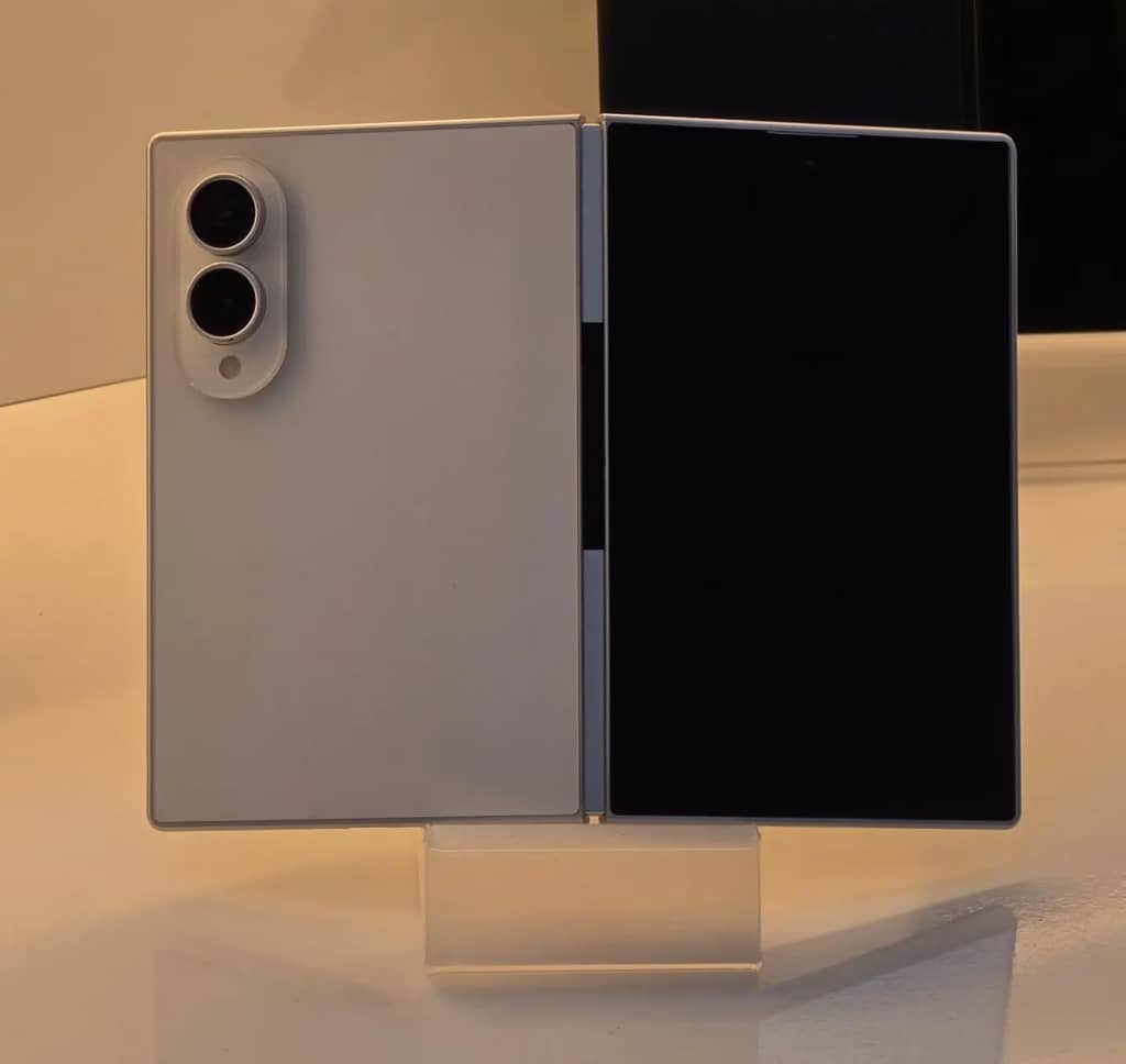 Samsung Galaxy Z Fold 8 Ultra отримає батарею 5000 мАч та камеру 200 МП