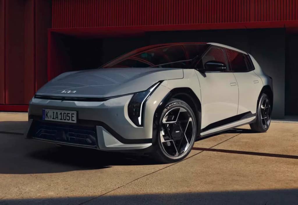 Kia EV4 отримає нову топову версію з повним приводом