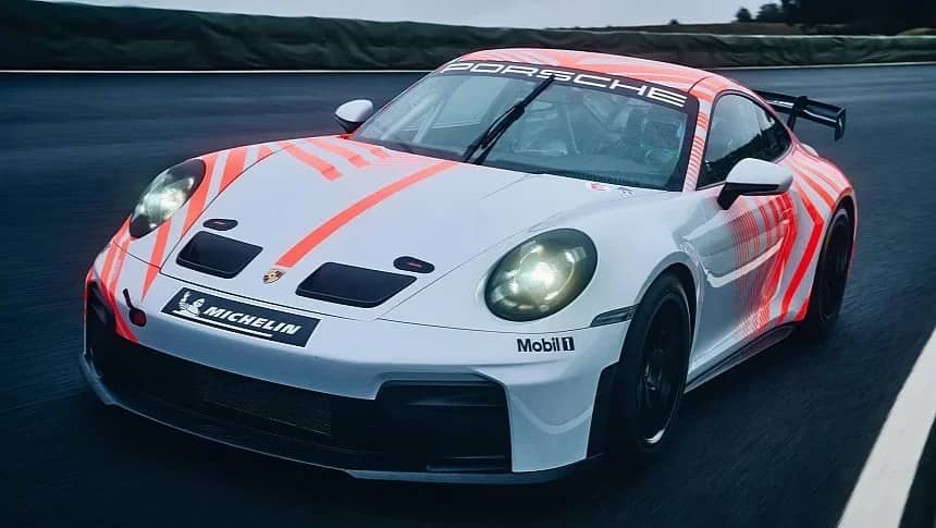 Представлений Porsche 911 Challenge