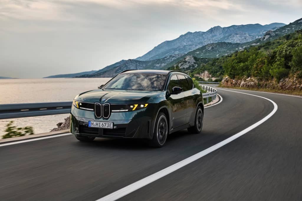 BMW представила новий iX3 M60 xDrive