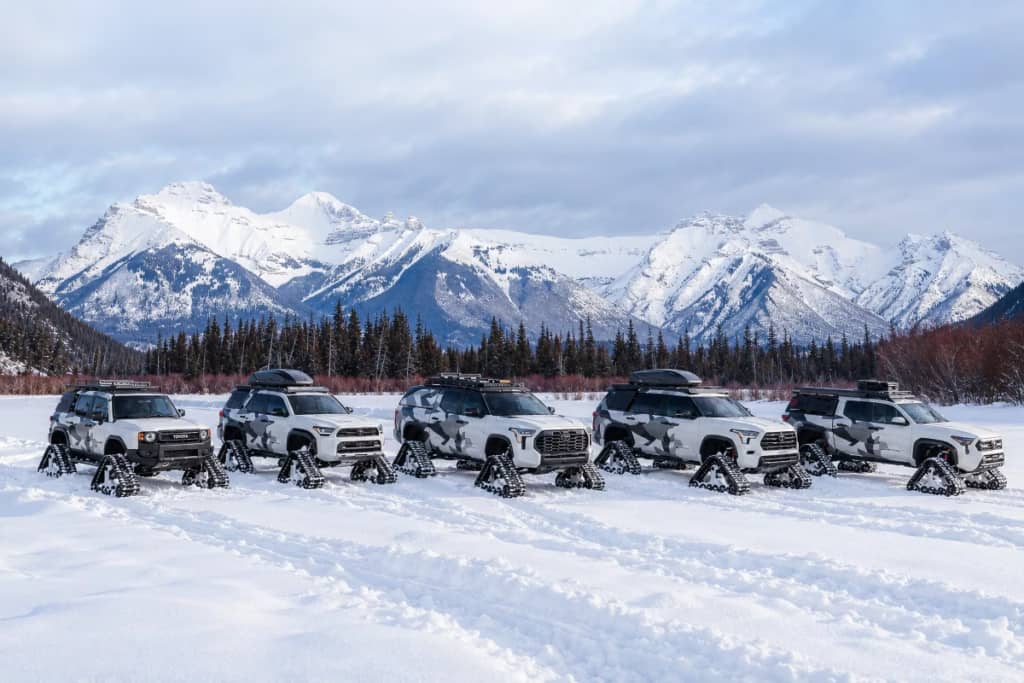 Toyota перетворила п’ять позашляховиків на снігоходи: замість коліс — гусениці