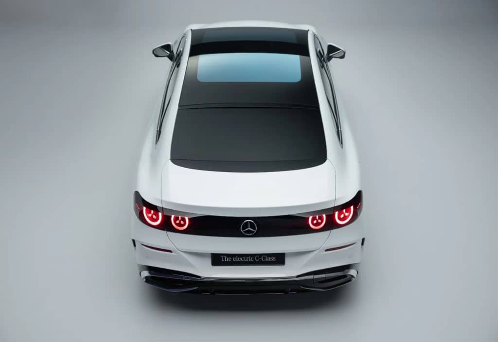 Mercedes готує електричну версію E-Class