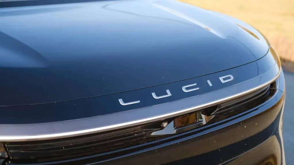 Lucid і Bolt поставлять 25 000 роботаксі на дороги Європи