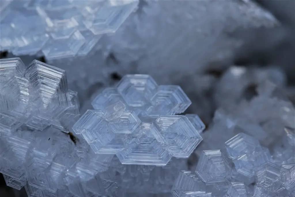 Фізики знайшли нову форму льоду, що існує при понад 2000 °C