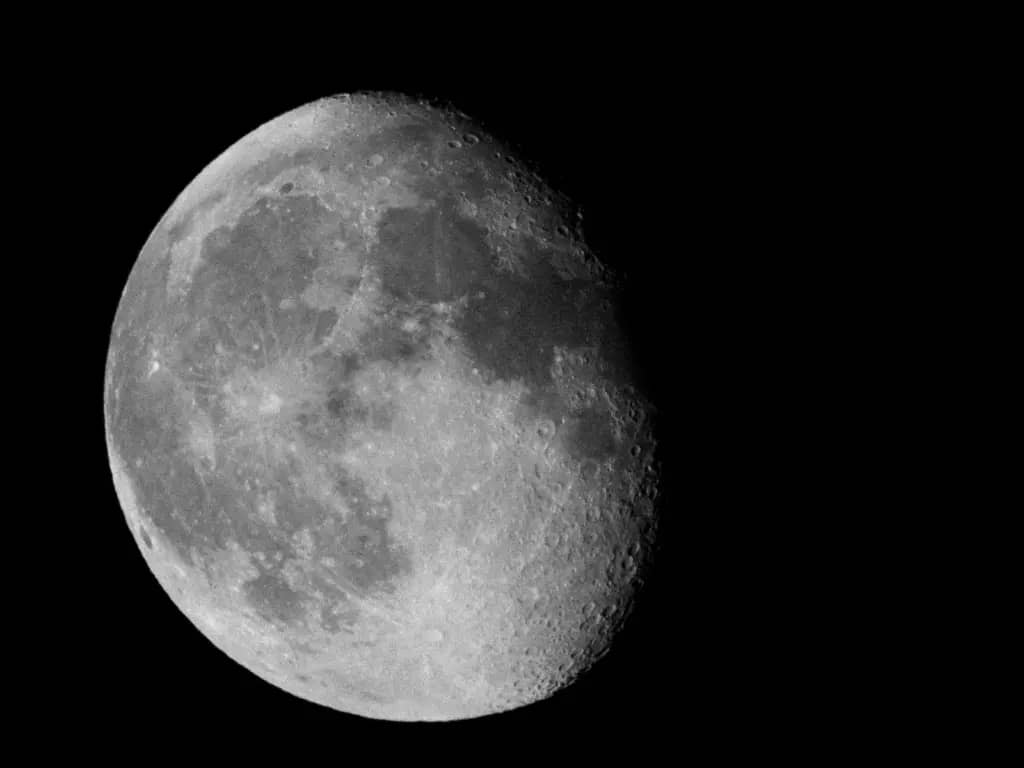 Юристи та NASA б’ють на сполох: Місяць перетворюється на космічний Дикий Захід