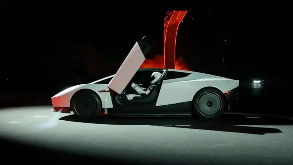 Tesla показала літаючу Roadster: чи зможе вона їздити дорогами