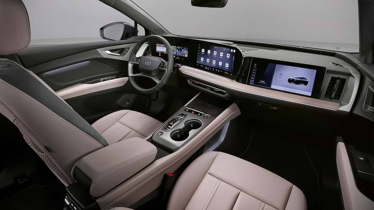 Новий Audi Q4: без кнопок і з екраном для пасажирів