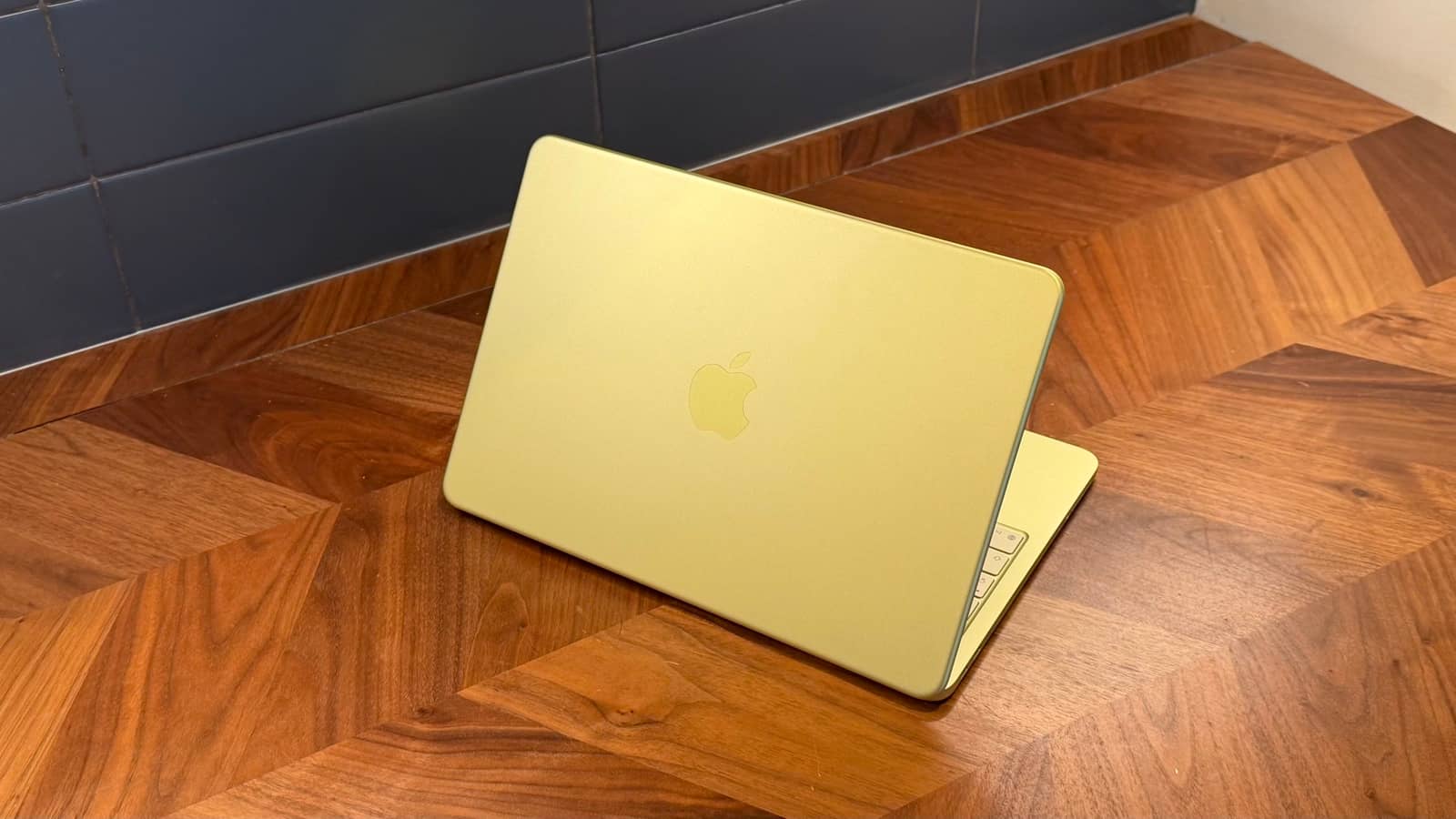 MacBook Neo: затримки на 3 тижні, як купити раніше