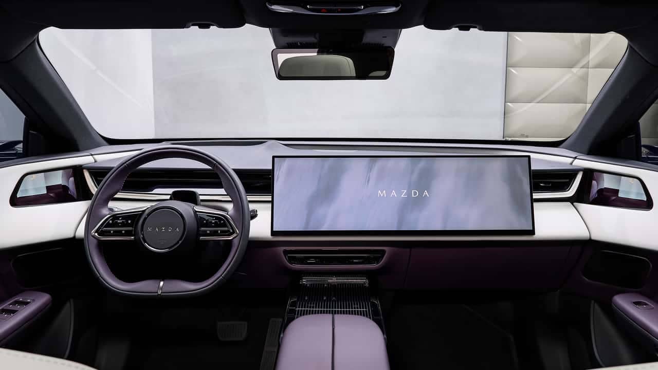‘Фокус залишається на водінні’: Mazda захищає свій підхід до великих екранів