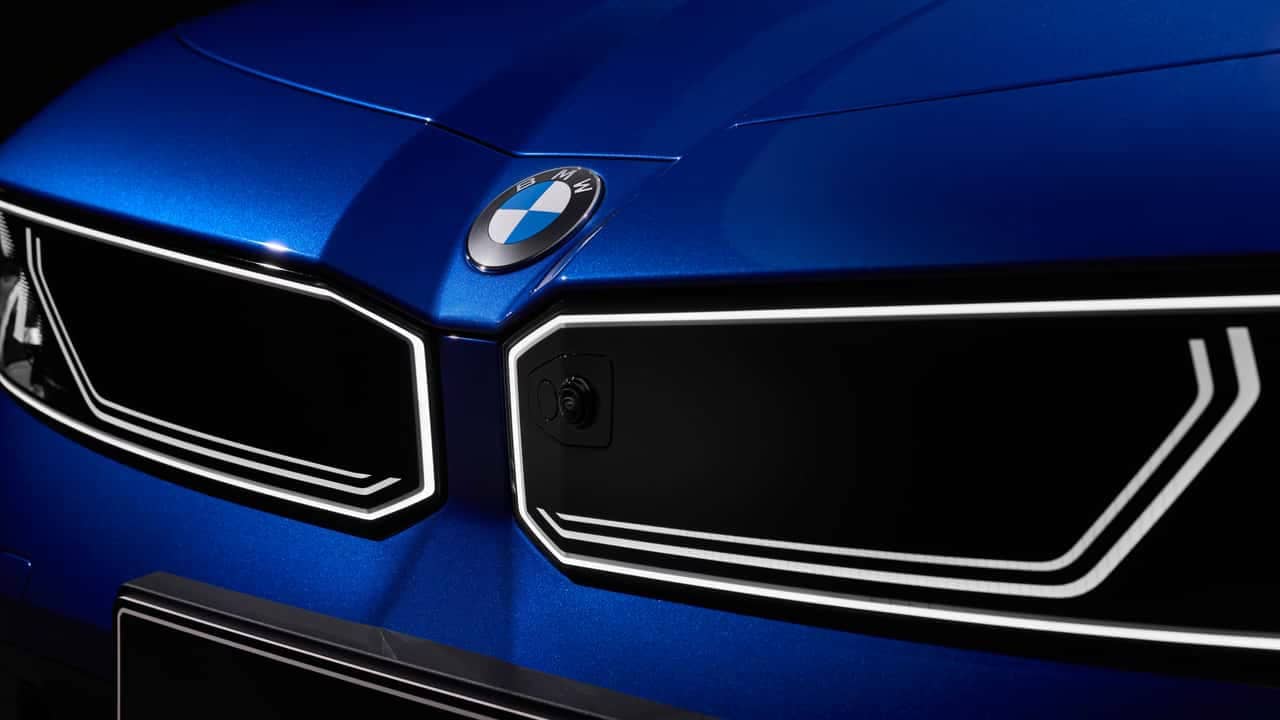 BMW повертає задній привід у найменшому автомобілі