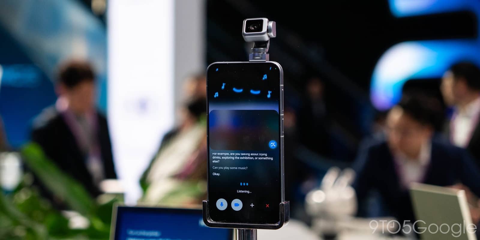 Honor готує широкий складний телефон з величезною батареєю